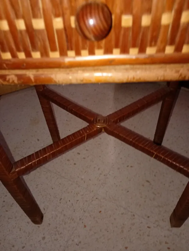 Costurero de mimbre con cajón. Precio negociable