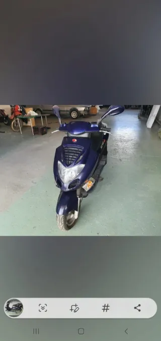 Scooter Azul ciclomotor