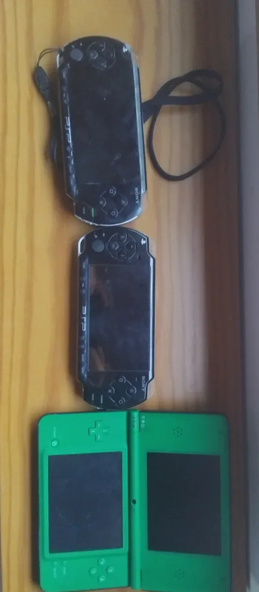 Lote consolas para piezas o reparar