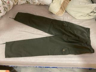 Pantalones cargo verde militar