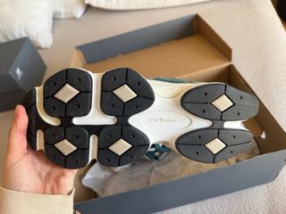 New Balance 9060 Verde y Beige