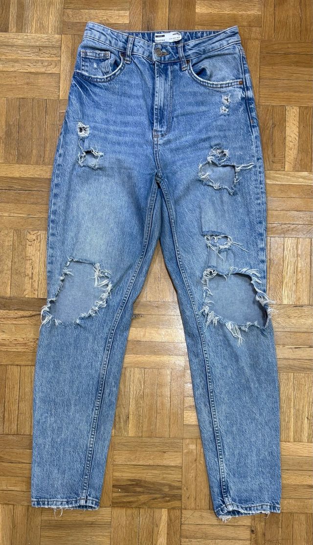 Pantalones vaqueros Bershka rotos azules