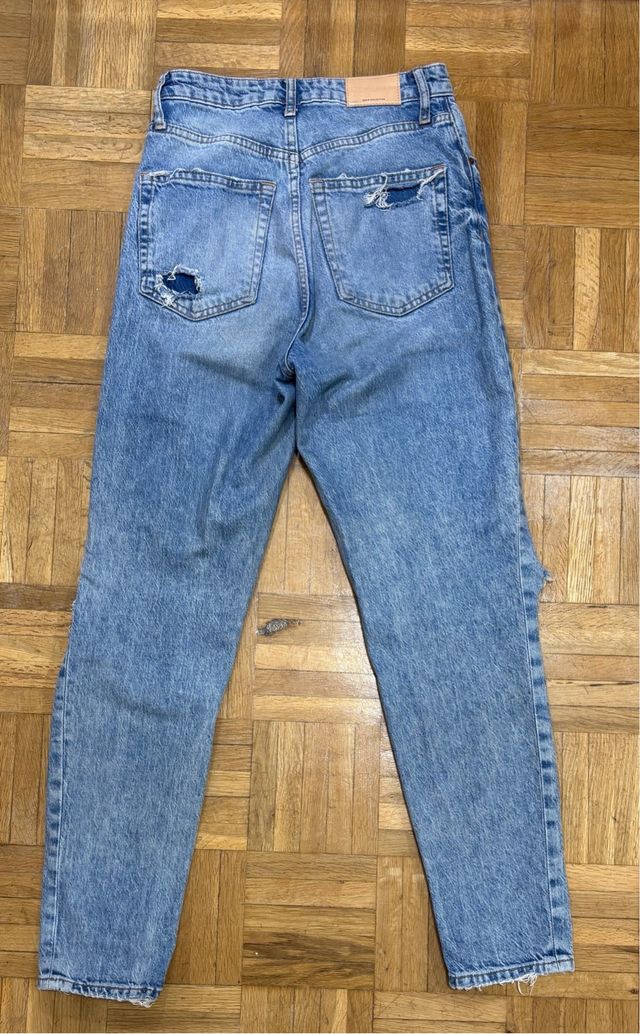 Pantalones vaqueros Bershka rotos azules