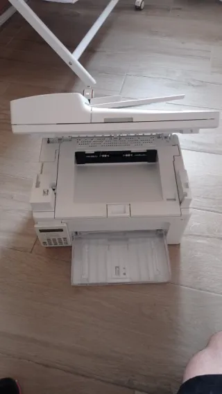 Impresora HP Láser Multifunción Blanca