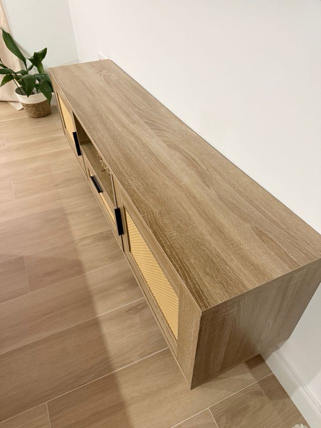 Mueble Televisión de Madera y Ratán