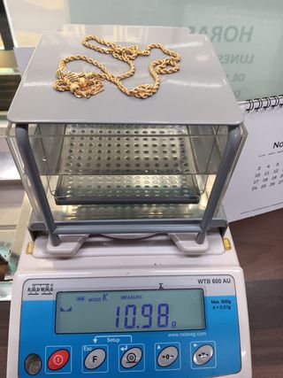 Cadena Oro 18K Manos y circonita