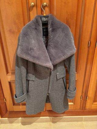 Abrigo Salsa Mujer Gris con Cuello Pelo