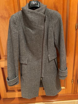 Abrigo Salsa Mujer Gris con Cuello Pelo