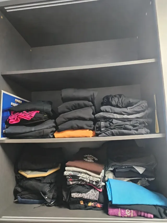 Cama abatible con armario con colchón