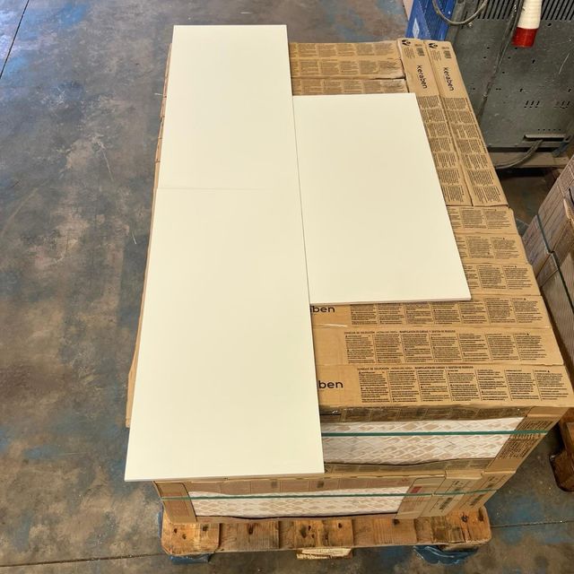 Lote de azulejo rectificado30x60, Super White Matt