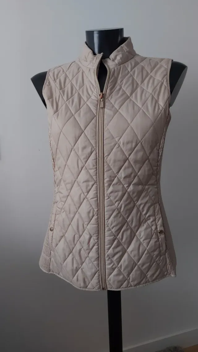 Chaleco acolchado fino ajustable