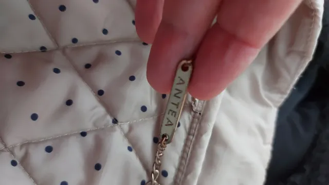 Chaleco acolchado fino ajustable