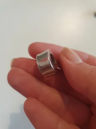 Orecchino cerchio acciaio vintage anni '90