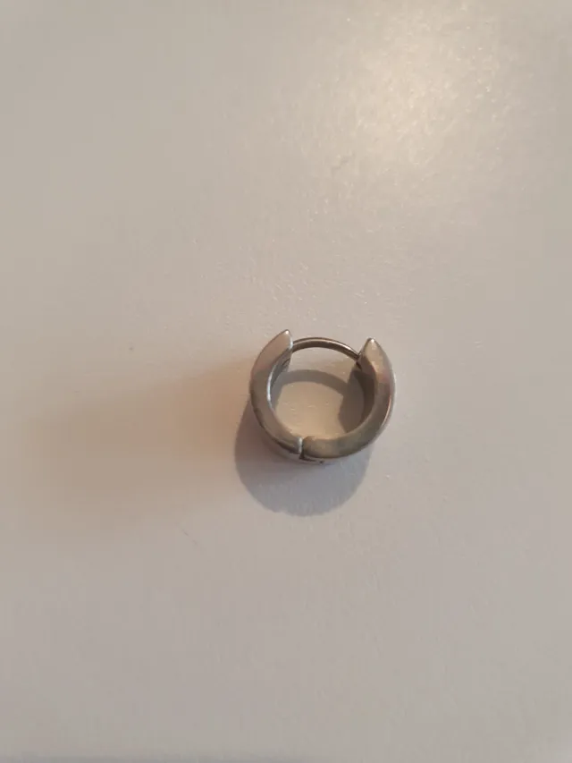 Orecchino cerchio acciaio vintage anni '90