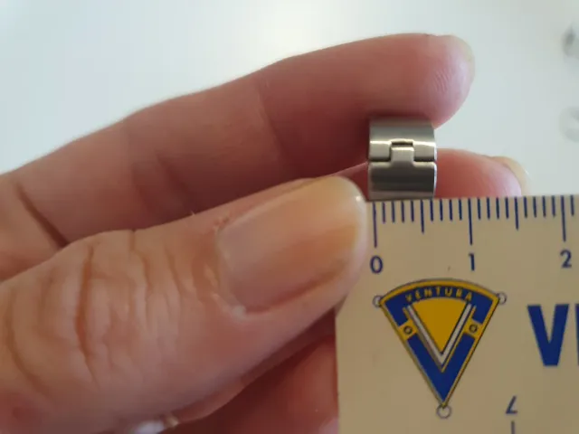 Orecchino cerchio acciaio vintage anni '90