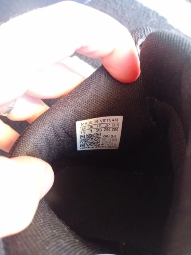 Scarpe Adidas alte nere e bianche