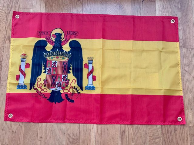 Bandera de España con águila