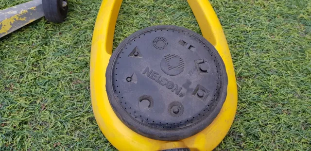 Kit de riego con aspersor y manguera