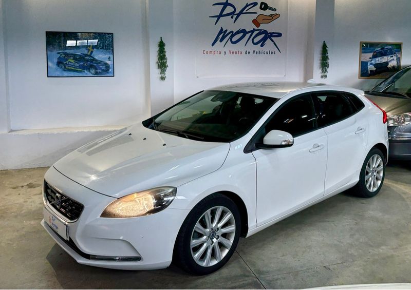 Volvo V40 Diesel - foto 1