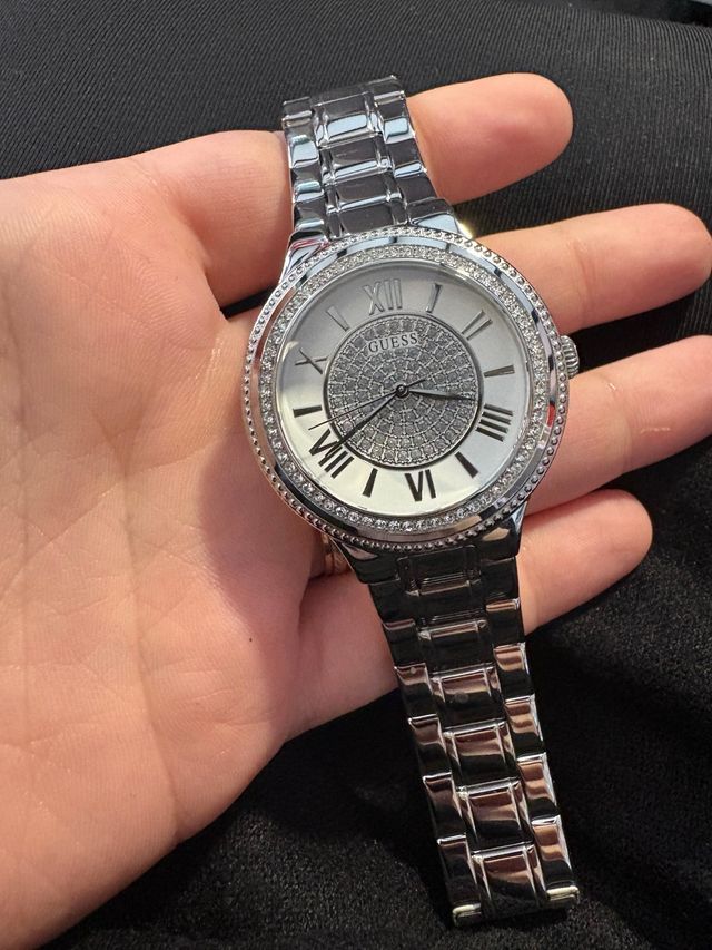 Reloj Guess Mujer Plata y Blanco