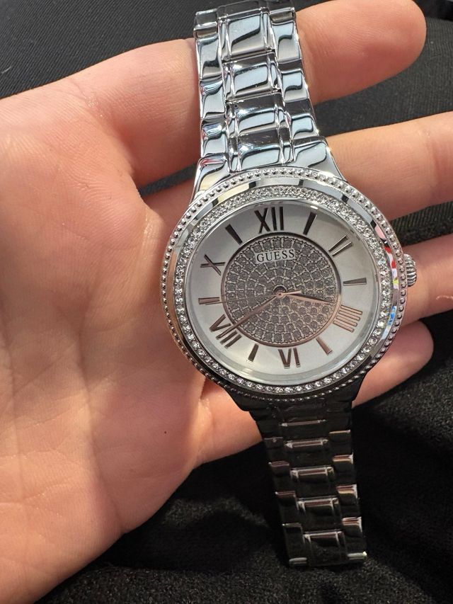 Reloj Guess Mujer Plata y Blanco