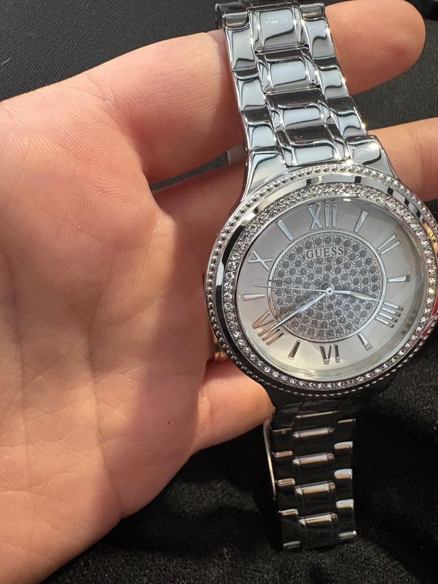 Reloj Guess Mujer Plata y Blanco