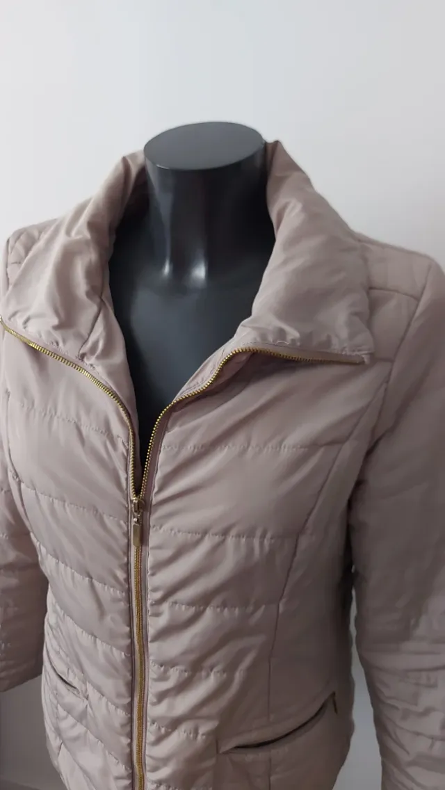 Chaqueta fina acolchada beige