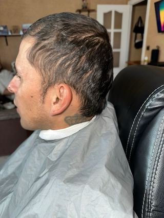 BARBERO A DOMICILIO.