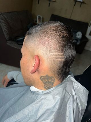 BARBERO A DOMICILIO.