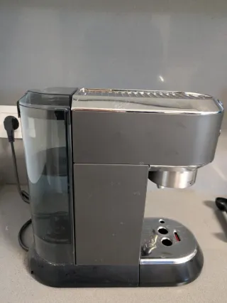 Cafetera Delonghi Dedica EC685BK + Molinillo KG200