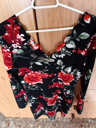 Vestido corto manga larga floral