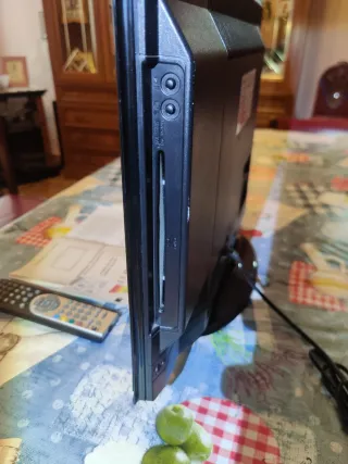 *2*Televisión Nevir 22 Negra