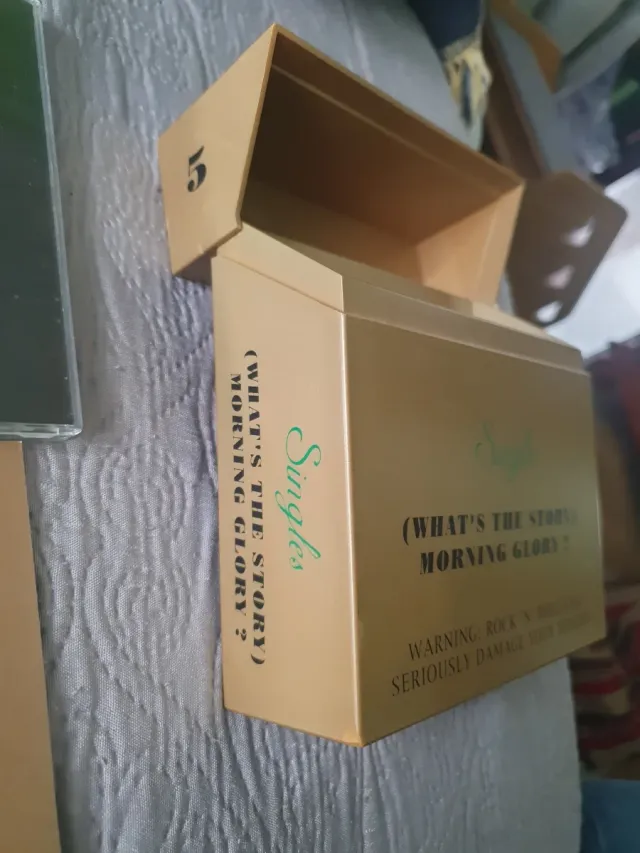 Caja Singles Oasis (What's the Story)Morning Glory