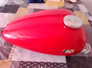 Depósito Harley Davidson Rojo