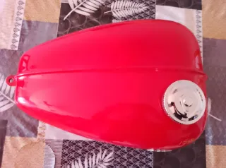 Depósito Harley Davidson Rojo