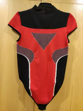 Body Zara Negro y Rojo