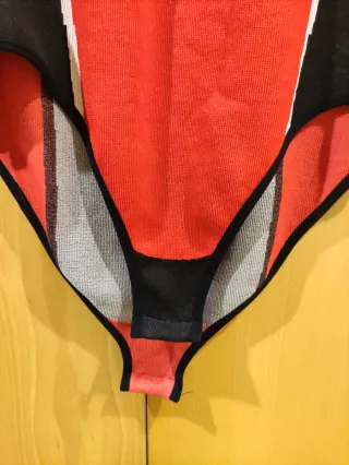 Body Zara Negro y Rojo