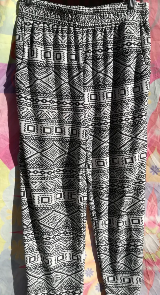 PANTALONES VAQUEROS,LEGGINS Y CON DIBUJOS:1X2,5€