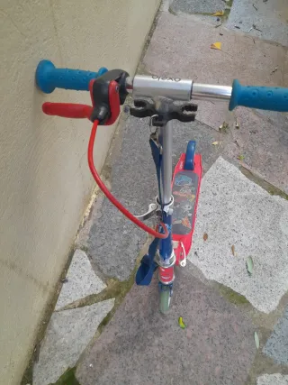 Patinete infantil Oxelo rojo y azul