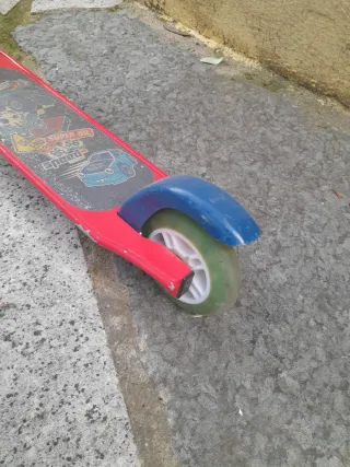 Patinete infantil Oxelo rojo y azul