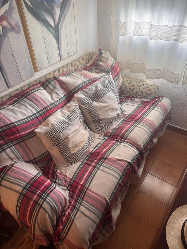 Sofá cama a cuadros