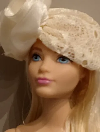 Barbie Curvy Bionda con Abito Azzurro