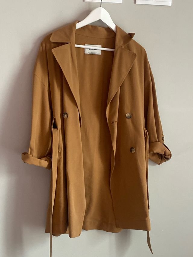 Trench marrón