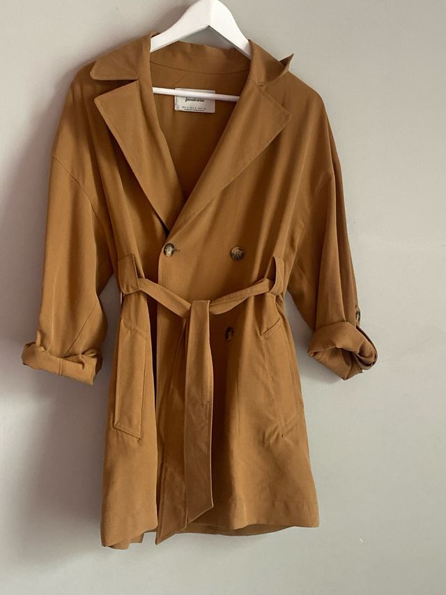 Trench marrón