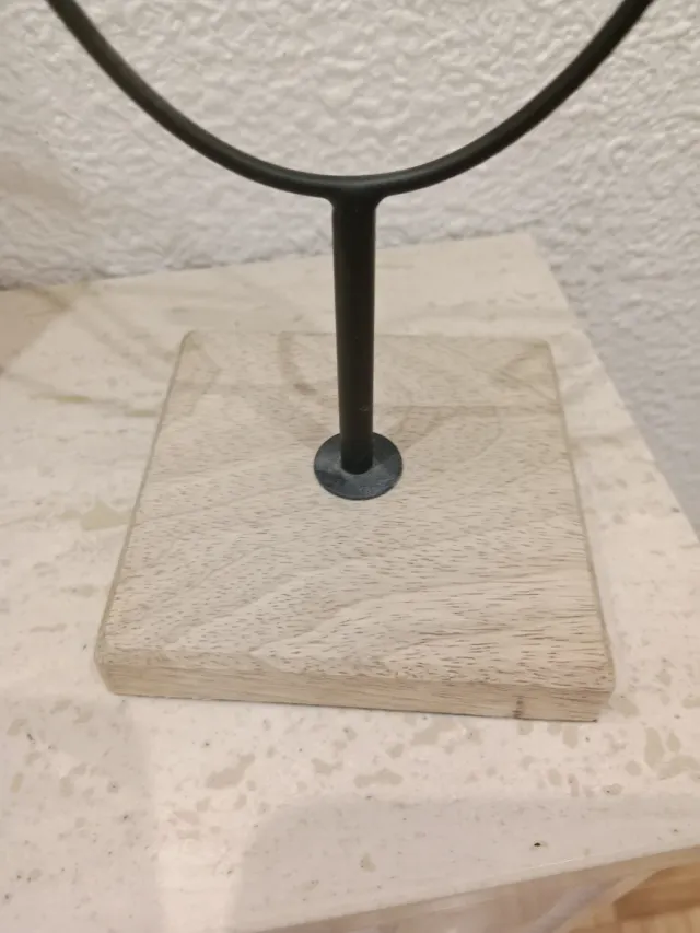 Figura Cara Forja Moderna