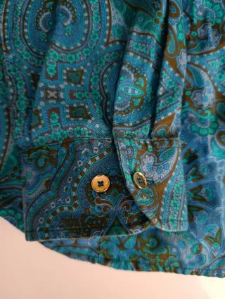 Blusa manga larga marca JONES NEW YORK talla XL.