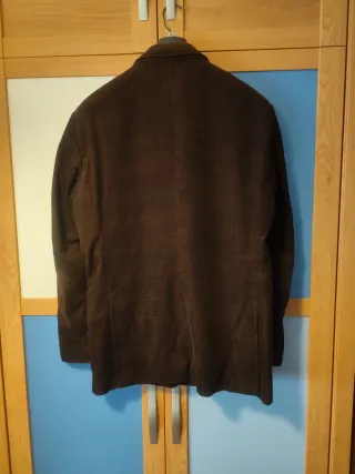 Chaqueta pana caballero marrón.