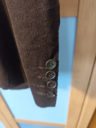 Chaqueta pana caballero marrón.