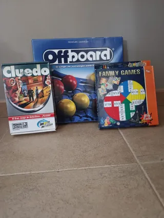 Lote 3 Juegos de Mesa: Cluedo, Offboard, Family Ga