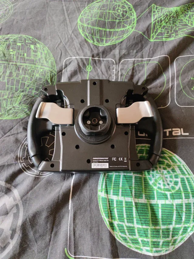 Volante Thrustmaster Ferrari F1 2011